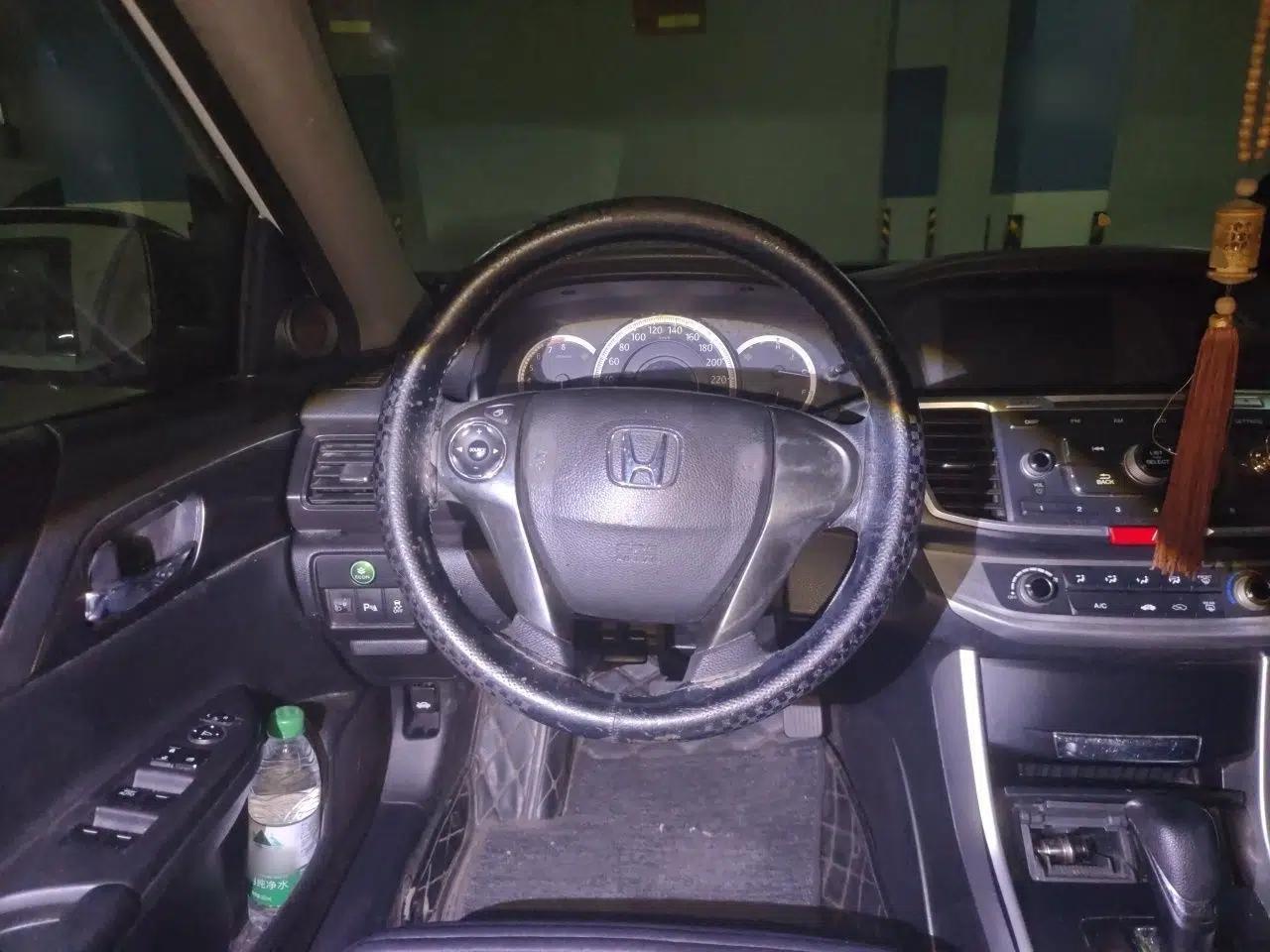 Honda Accord 2014 2.0L LX Comfort Edition — миниатюра 10