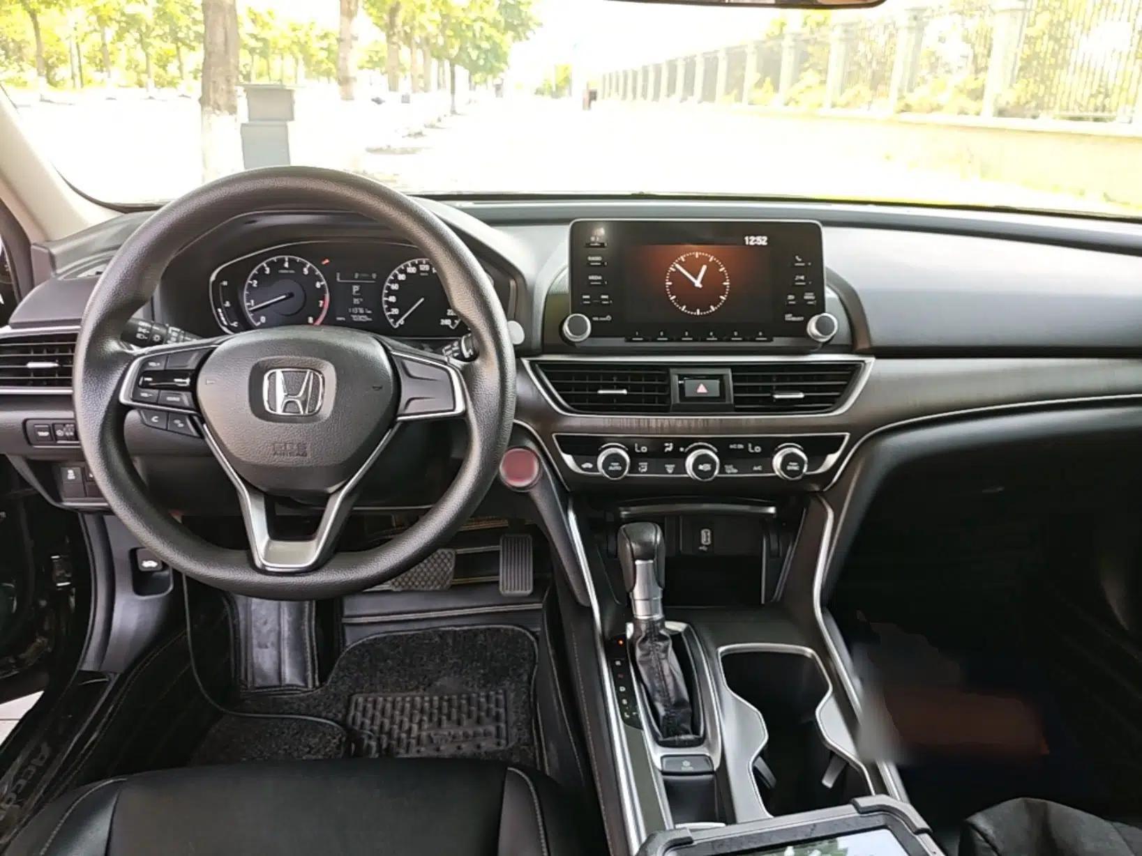 Honda Accord 2018 230TURBO Comfort Version National V — миниатюра 12
