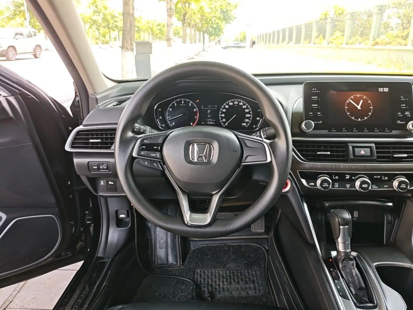 Honda Accord 2018 230TURBO Comfort Version National V — миниатюра 13