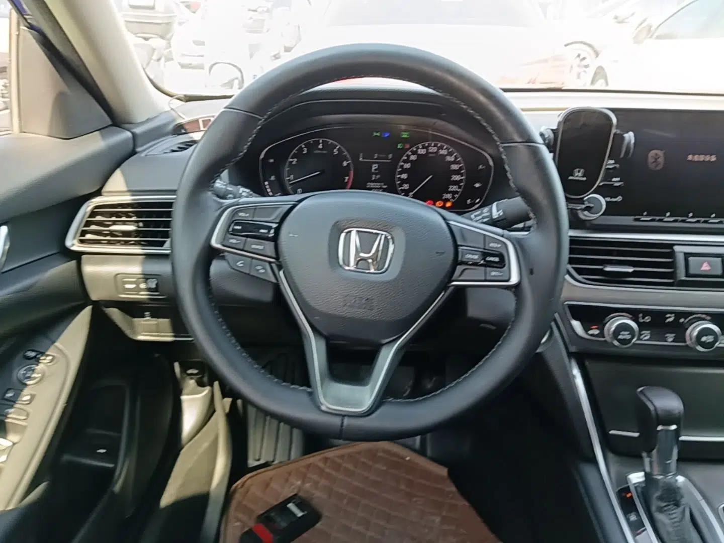 Honda Accord 2018 260TURBO Elite Edition China V — миниатюра 18