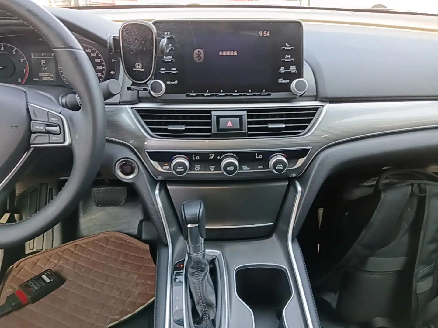 Honda Accord 2018 260TURBO Elite Edition China V — миниатюра 20