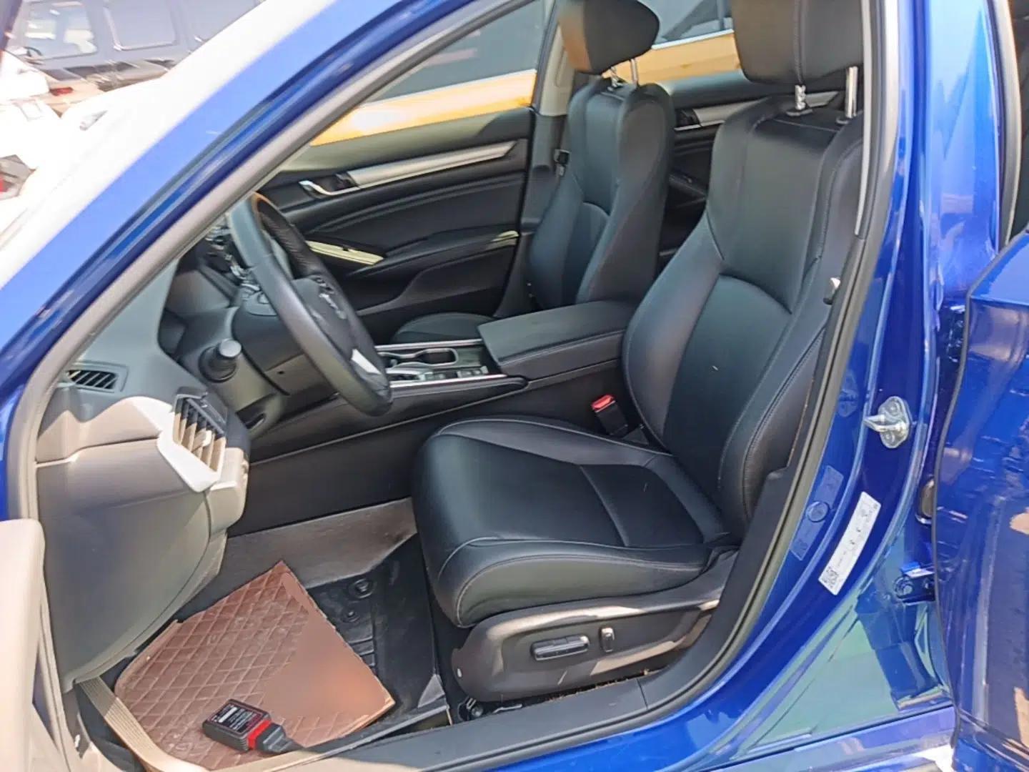 Honda Accord 2018 260TURBO Elite Edition China V — миниатюра 22