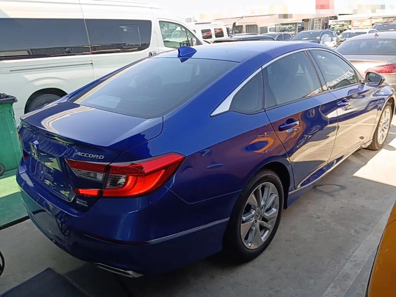 Honda Accord 2018 260TURBO Elite Edition China V — миниатюра 6