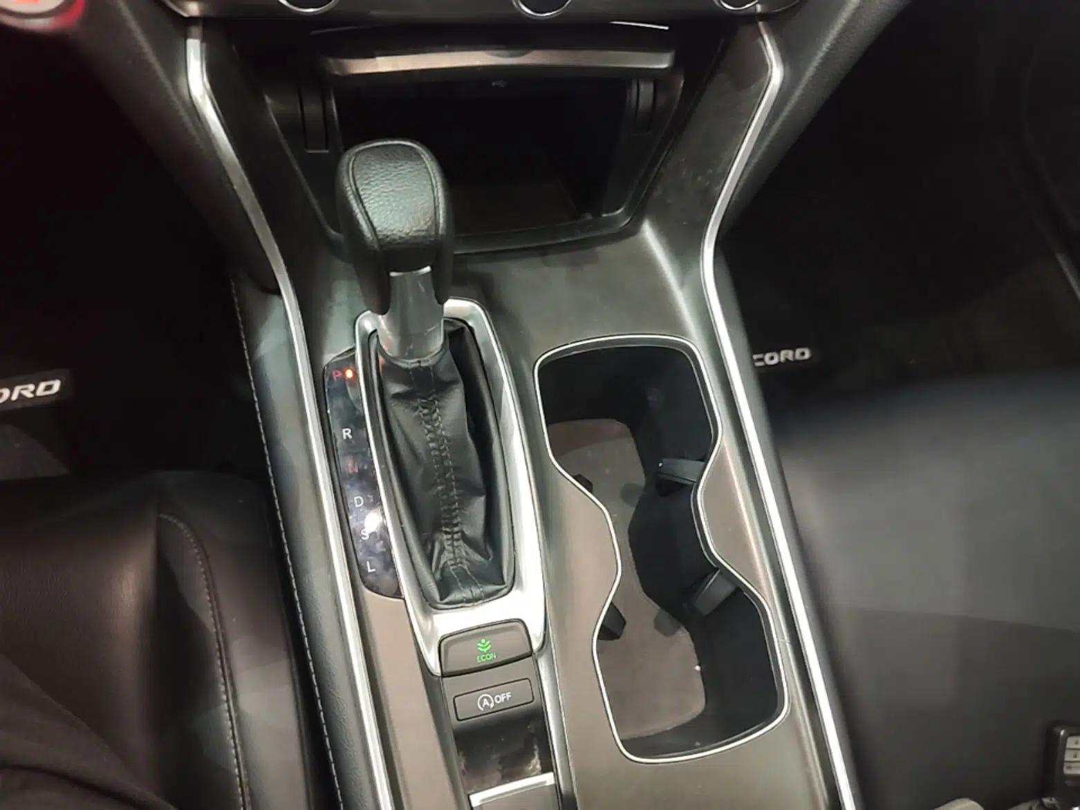 Honda Accord 2018 260TURBO Elite Edition China VI — миниатюра 16