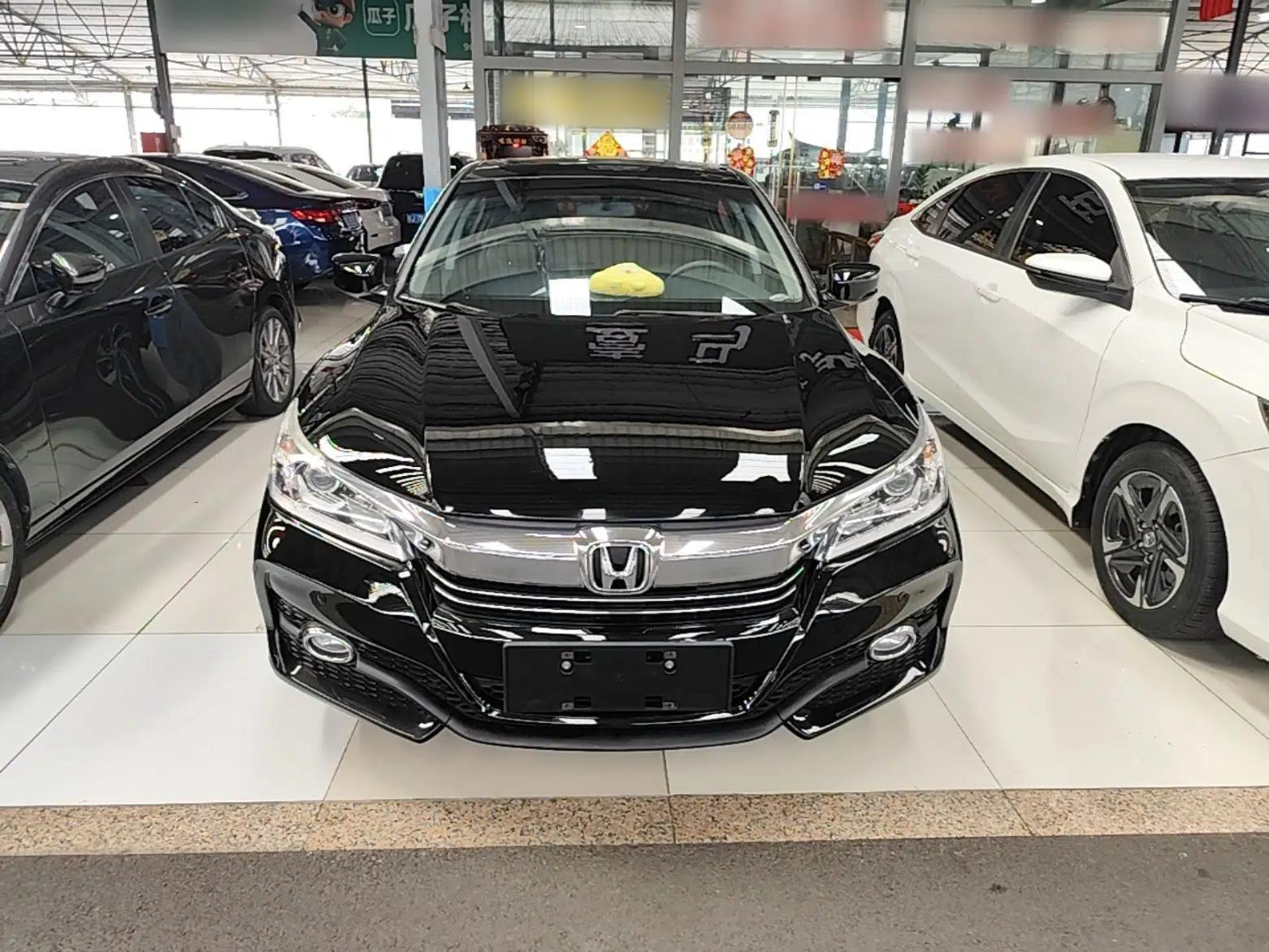 Honda Accord 2016 2.0L Elite Edition — миниатюра 2