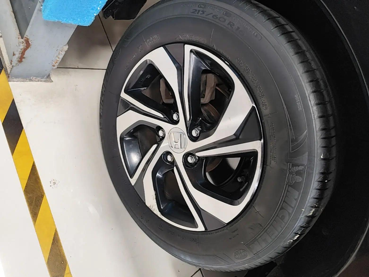 Honda Accord 2016 2.0L Elite Edition — миниатюра 11