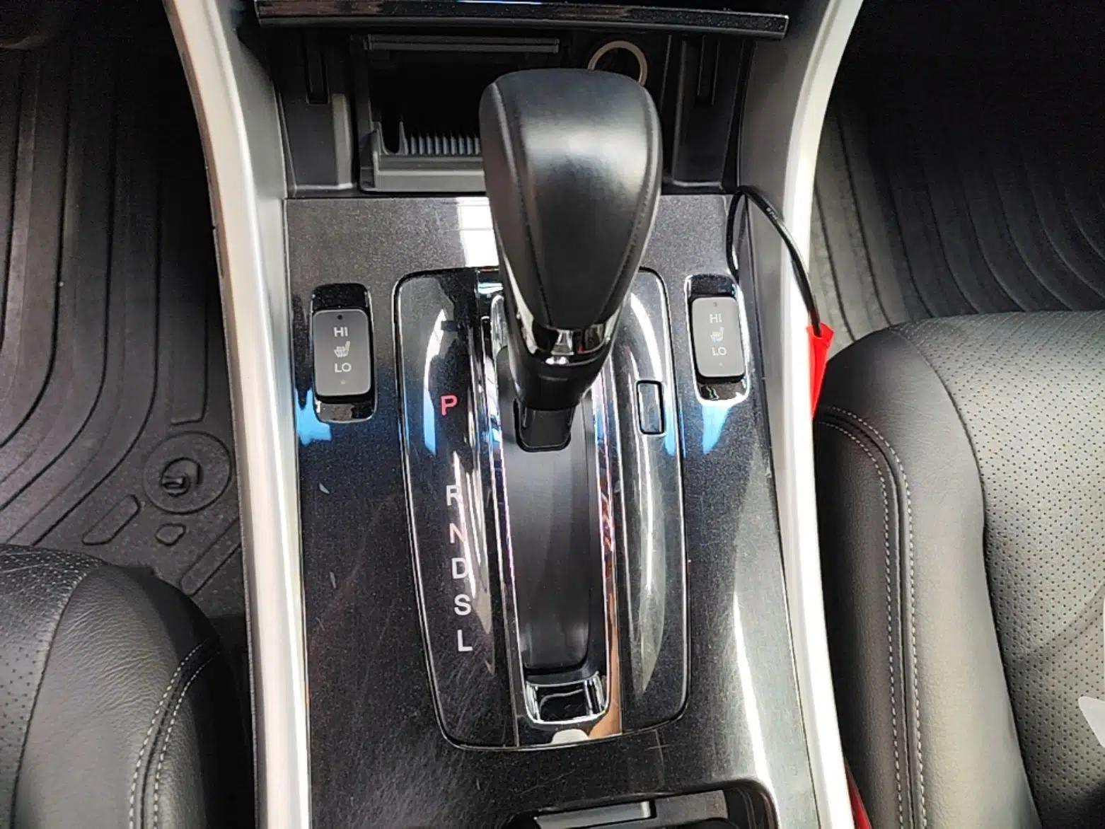 Honda Accord 2016 2.0L Elite Edition — миниатюра 16