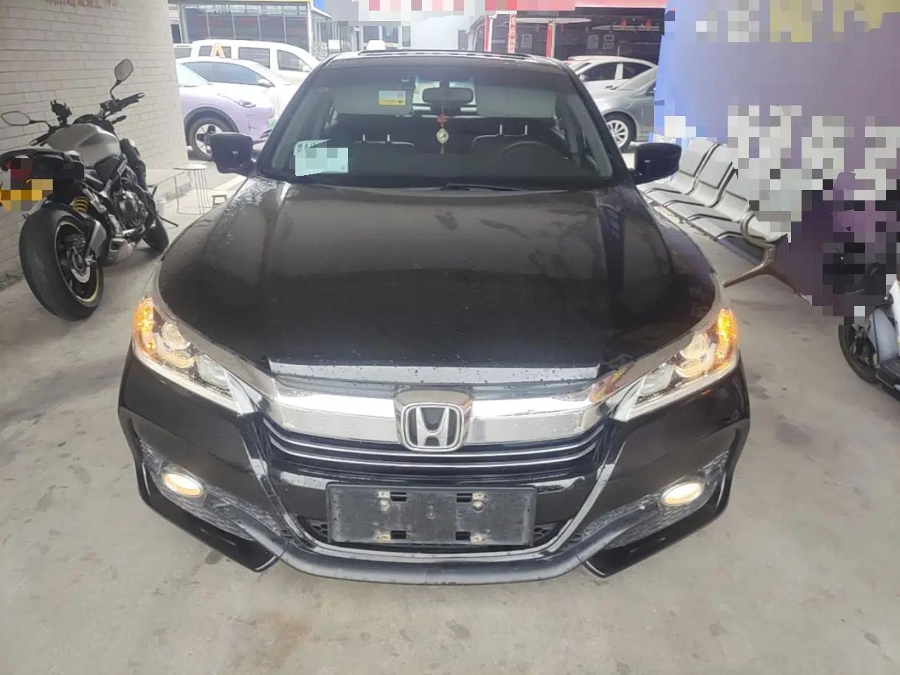 Honda Accord 2016 2.0L Elite Edition — миниатюра 2