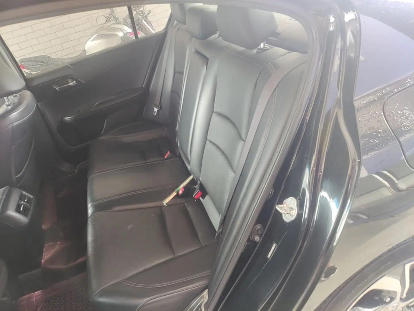 Honda Accord 2016 2.0L Elite Edition — миниатюра 20