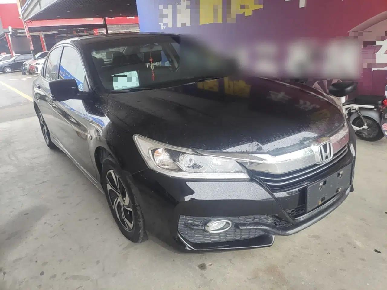 Honda Accord 2016 2.0L Elite Edition — миниатюра 3