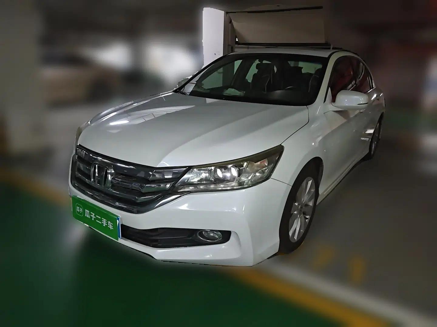 Honda Accord 2014 2.4L EXN Luxury Navigation Edition — миниатюра 1