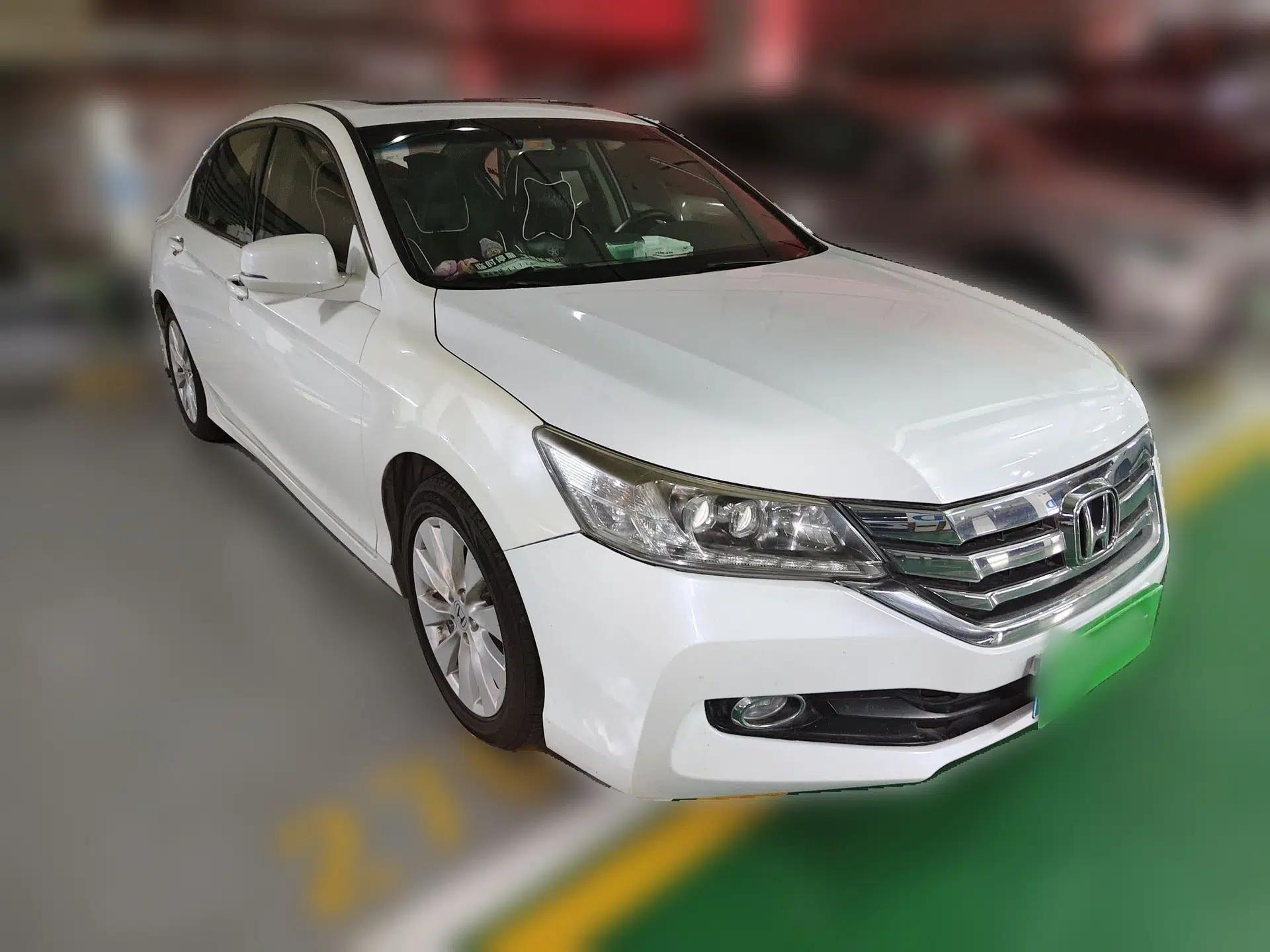 Honda Accord 2014 2.4L EXN Luxury Navigation Edition — миниатюра 3