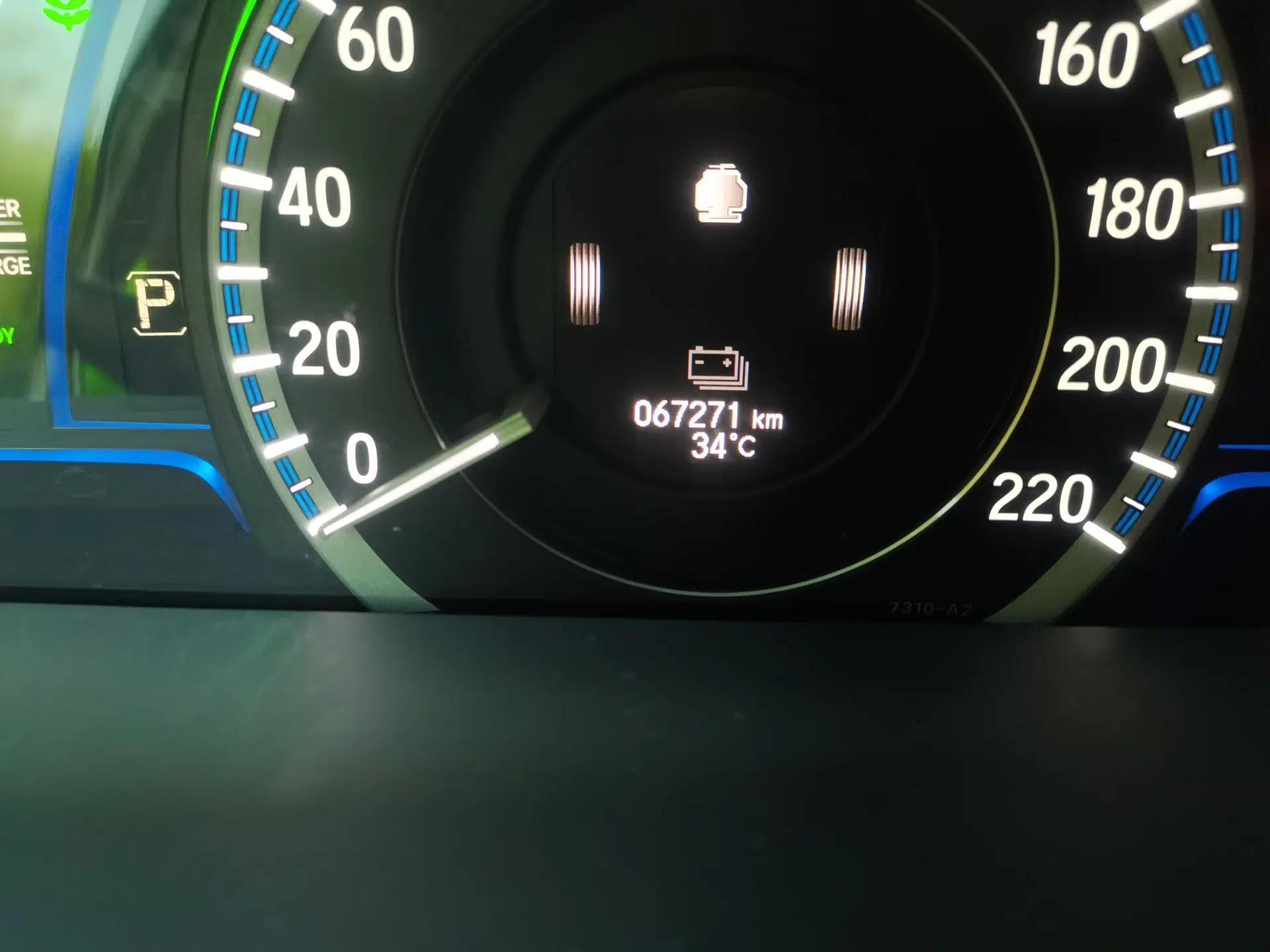 Honda Accord 2016 Hybrid 2.0L Sharp Edition — миниатюра 12