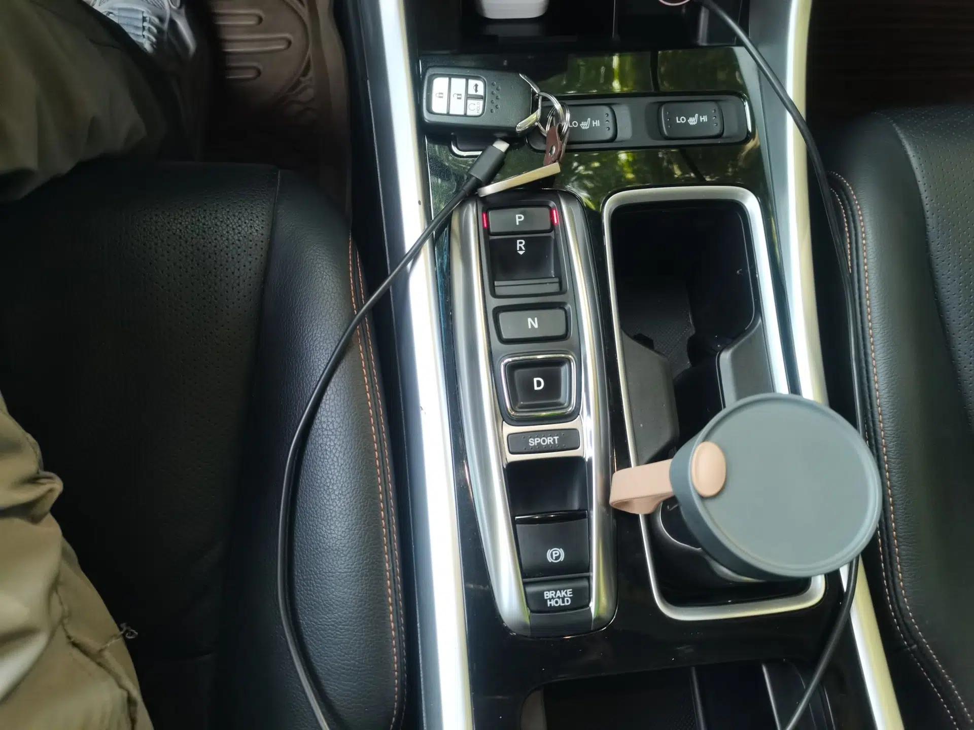 Honda Accord 2016 Hybrid 2.0L Sharp Edition — миниатюра 14