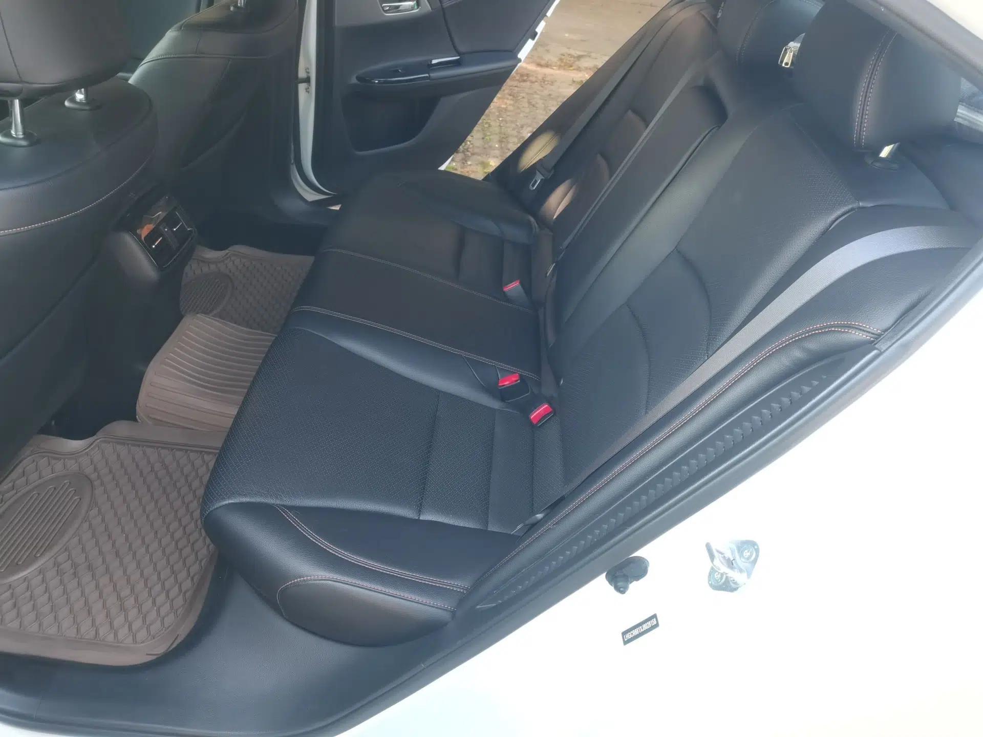 Honda Accord 2016 Hybrid 2.0L Sharp Edition — миниатюра 17