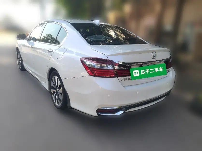 Honda Accord 2016 Hybrid 2.0L Sharp Edition — миниатюра 4