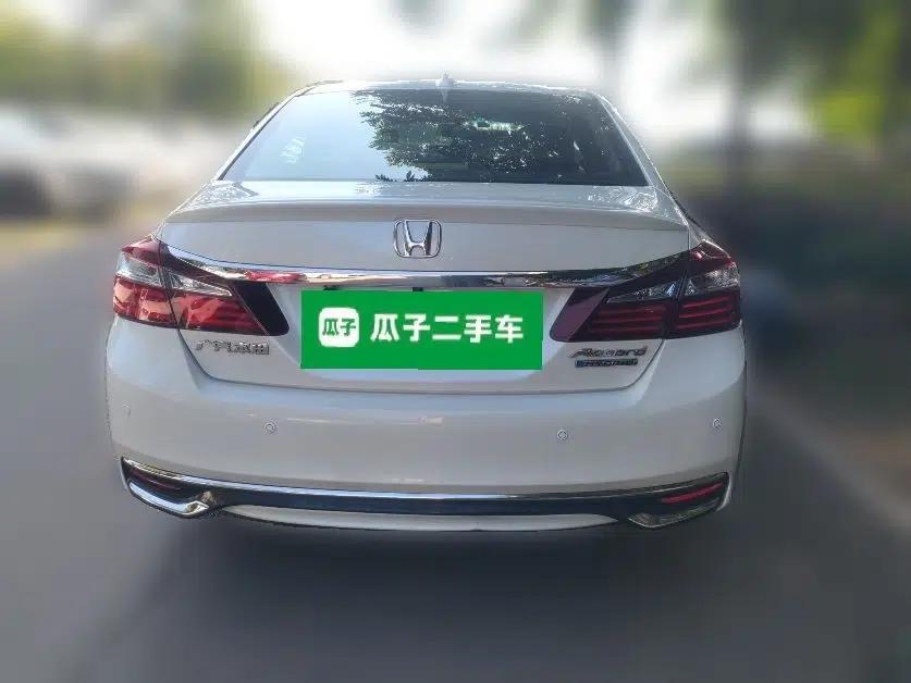 Honda Accord 2016 Hybrid 2.0L Sharp Edition — миниатюра 5