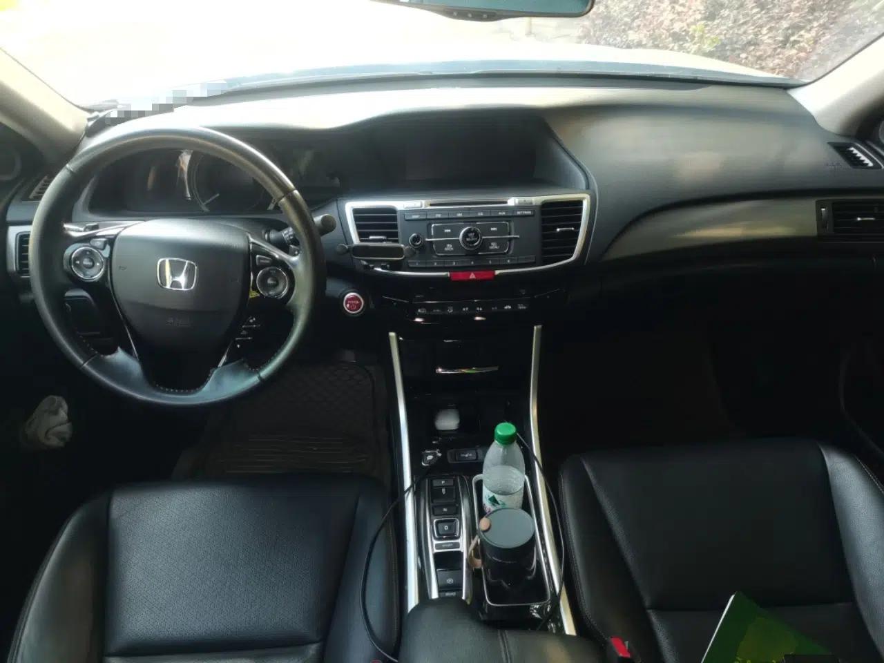 Honda Accord 2016 Hybrid 2.0L Sharp Edition — миниатюра 9