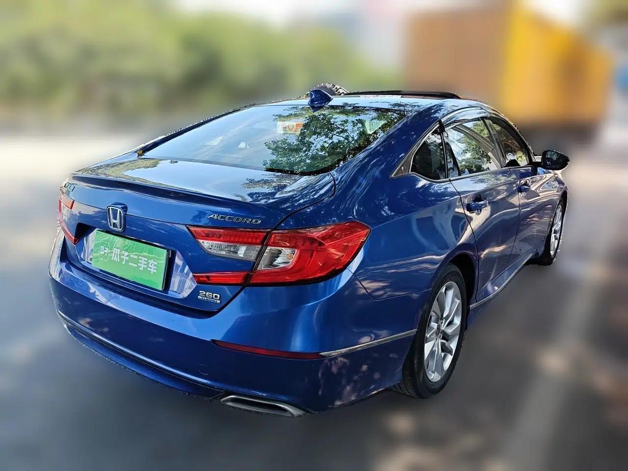 Honda Accord 2018 260TURBO Elite Edition China V — миниатюра 6