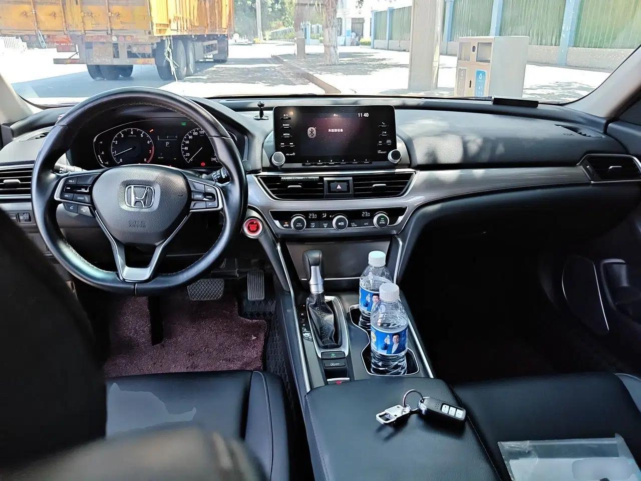 Honda Accord 2018 260TURBO Elite Edition China V — миниатюра 9