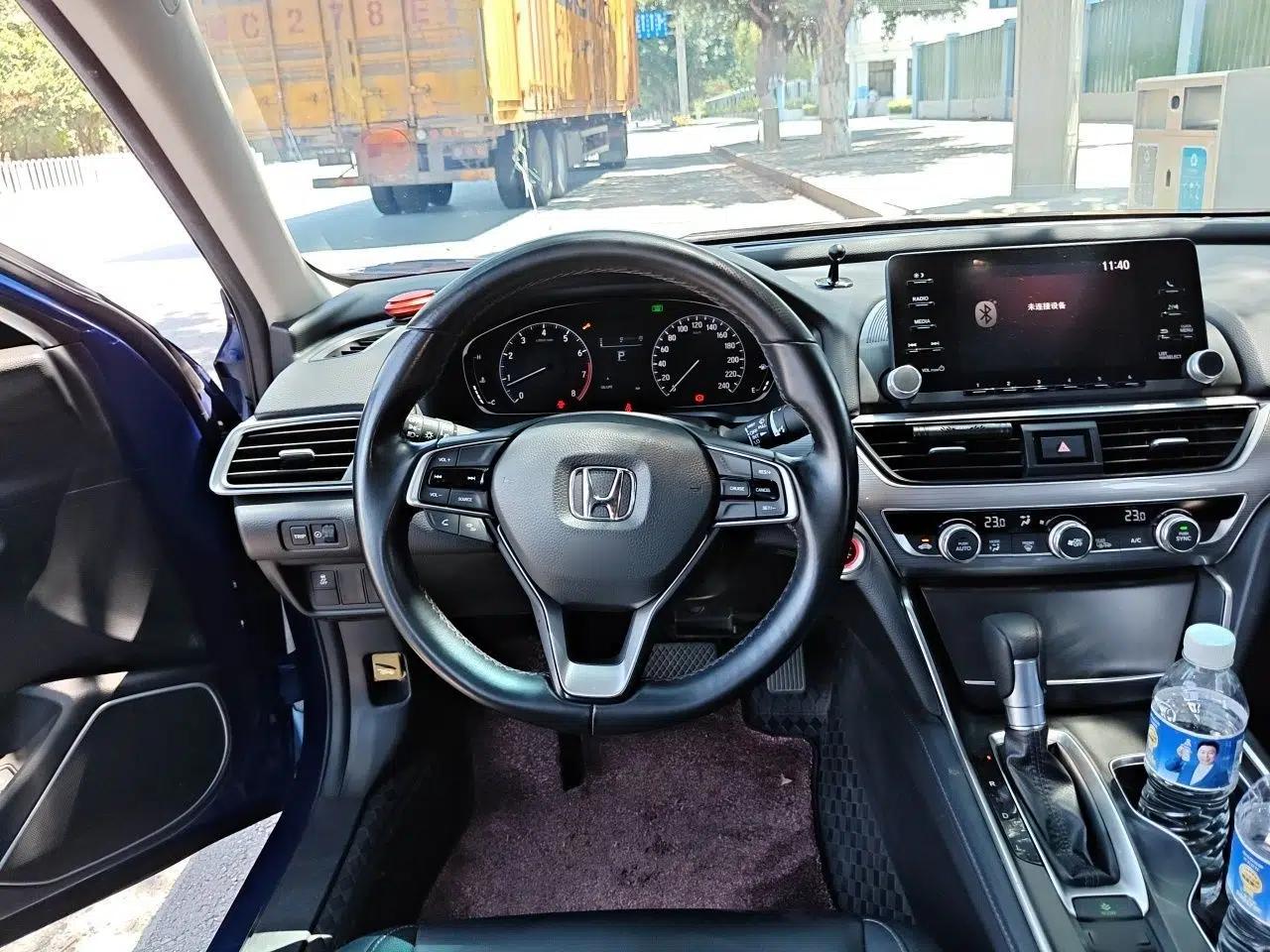 Honda Accord 2018 260TURBO Elite Edition China V — миниатюра 10