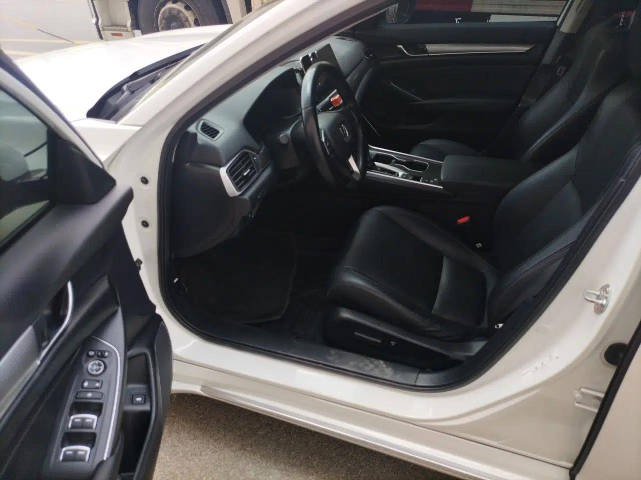 Honda Accord 2022 260TURBO Luxury Edition — миниатюра 16