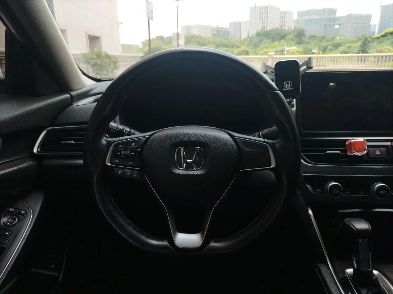 Honda Accord 2022 260TURBO Luxury Edition — миниатюра 10