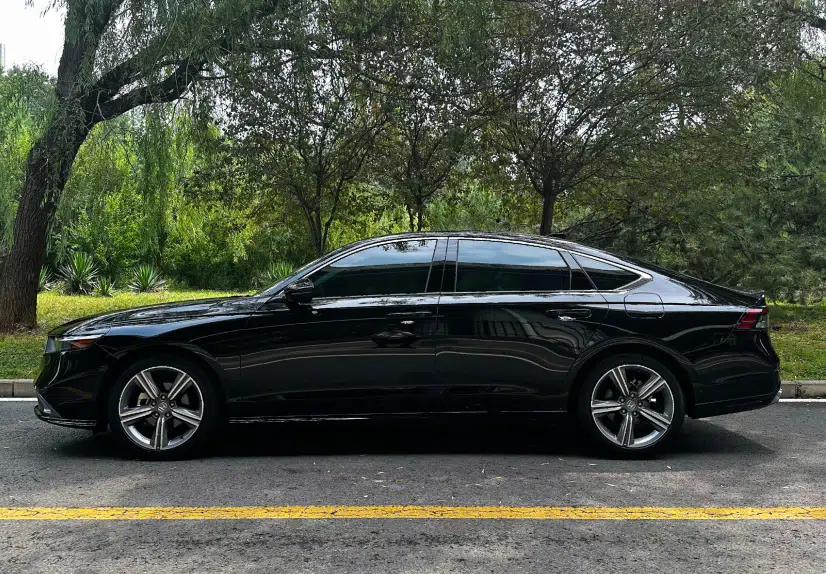 Honda Accord 2023 260TURBO Excellence Edition — миниатюра 3