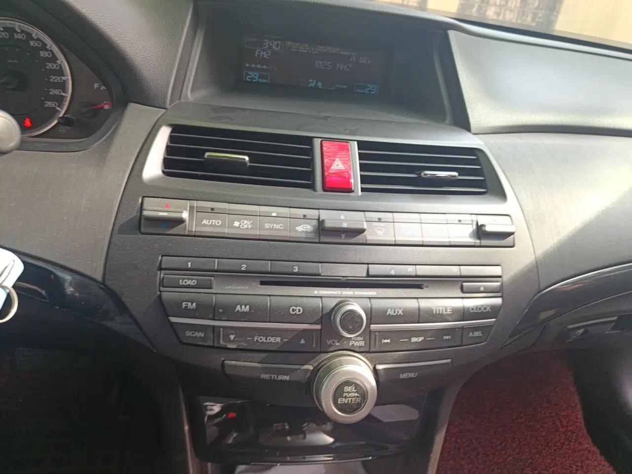 Honda Accord 2013 2.0L SE — миниатюра 13