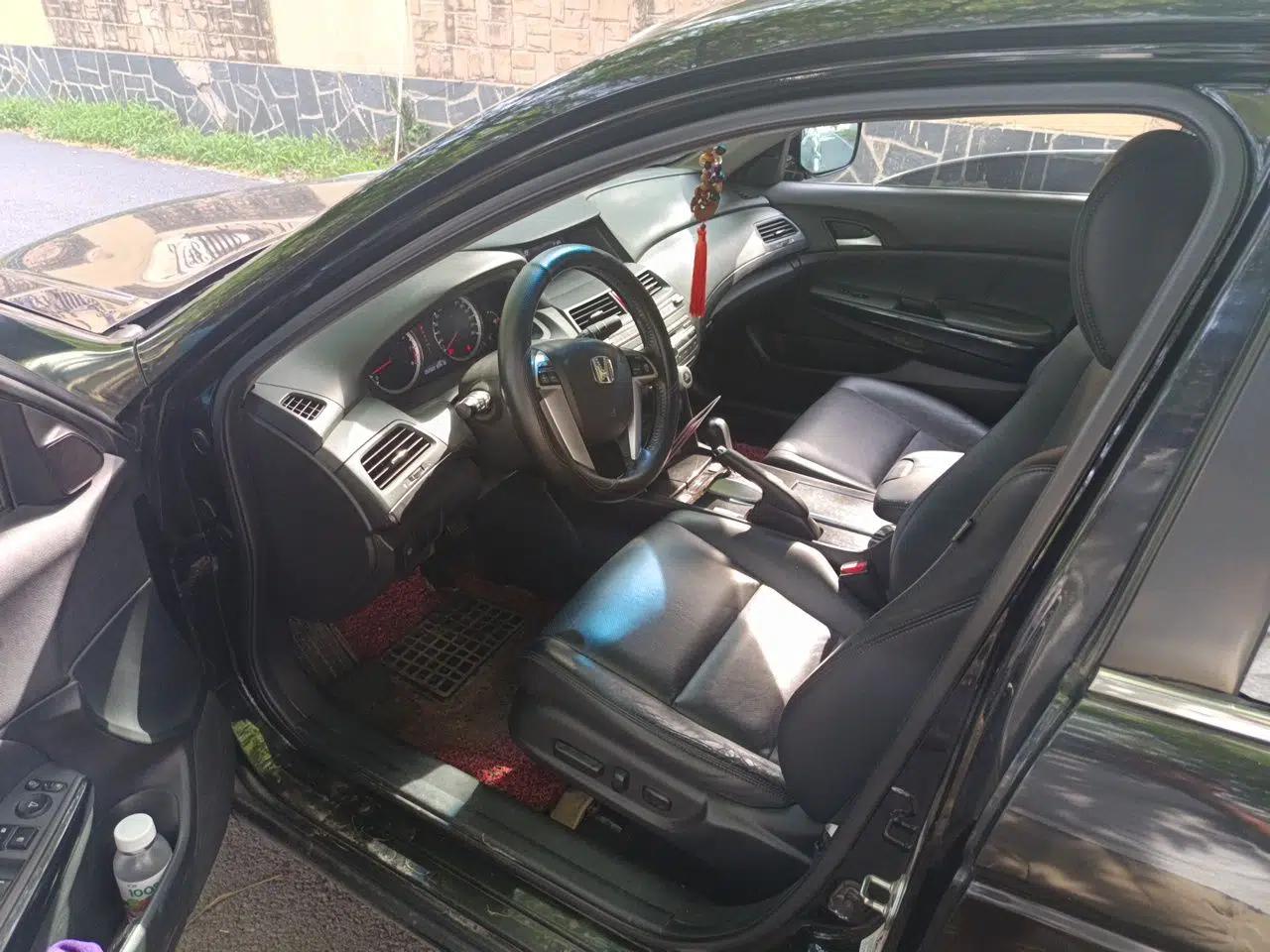 Honda Accord 2013 2.0L SE — миниатюра 16