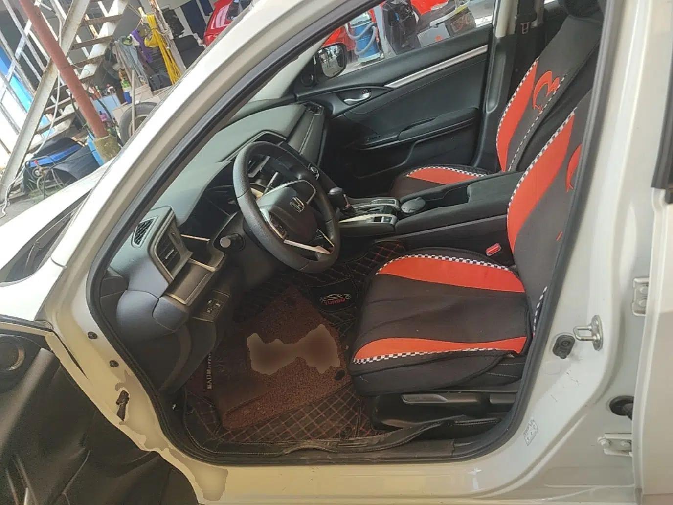 Honda Civic 2016 220TURBO CVT Luxury Edition — миниатюра 17