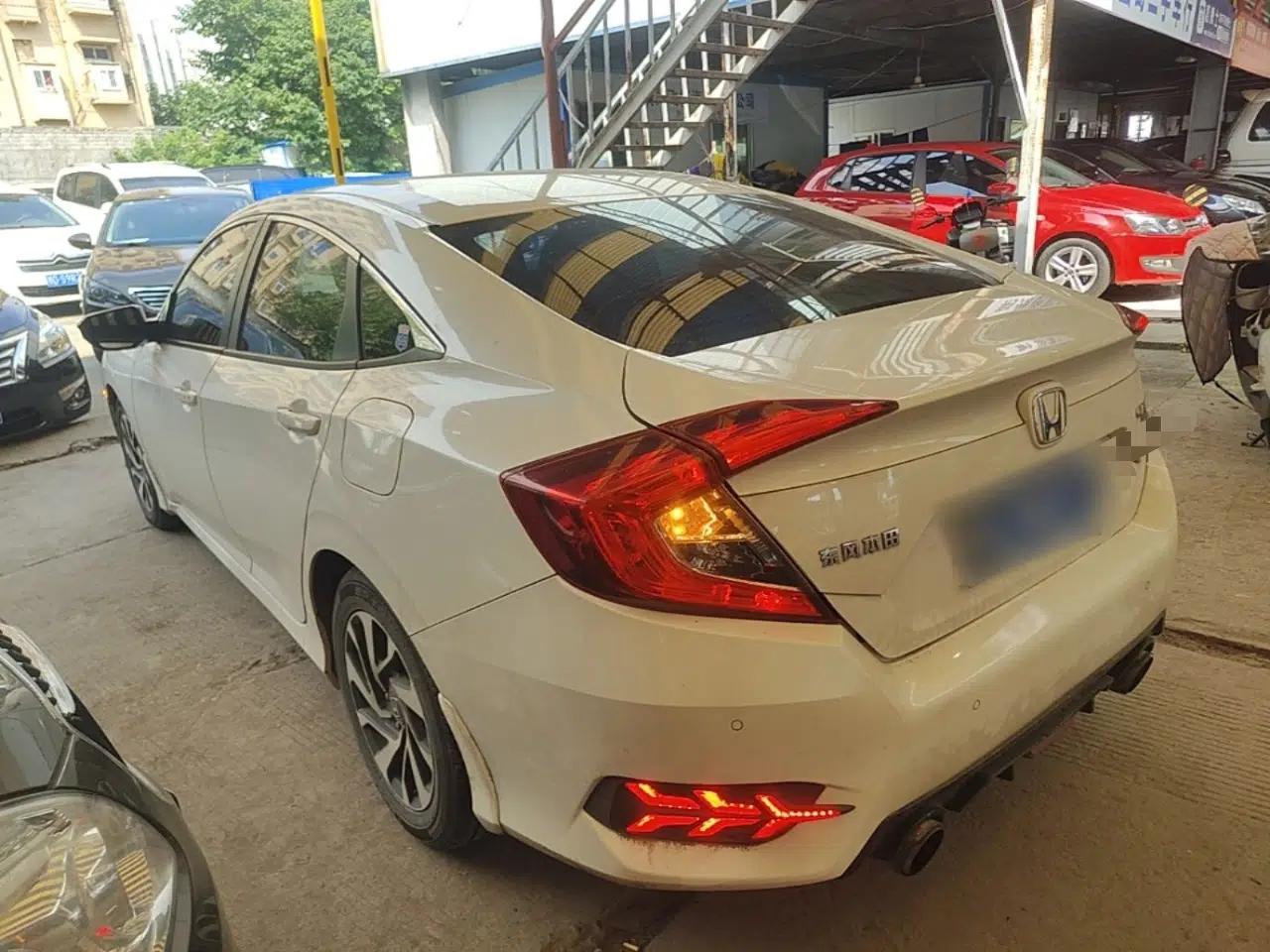 Honda Civic 2016 220TURBO CVT Luxury Edition — миниатюра 4