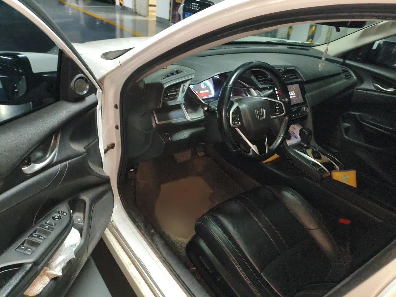 Honda Civic 2016 220TURBO CVT Prestige Edition — миниатюра 19