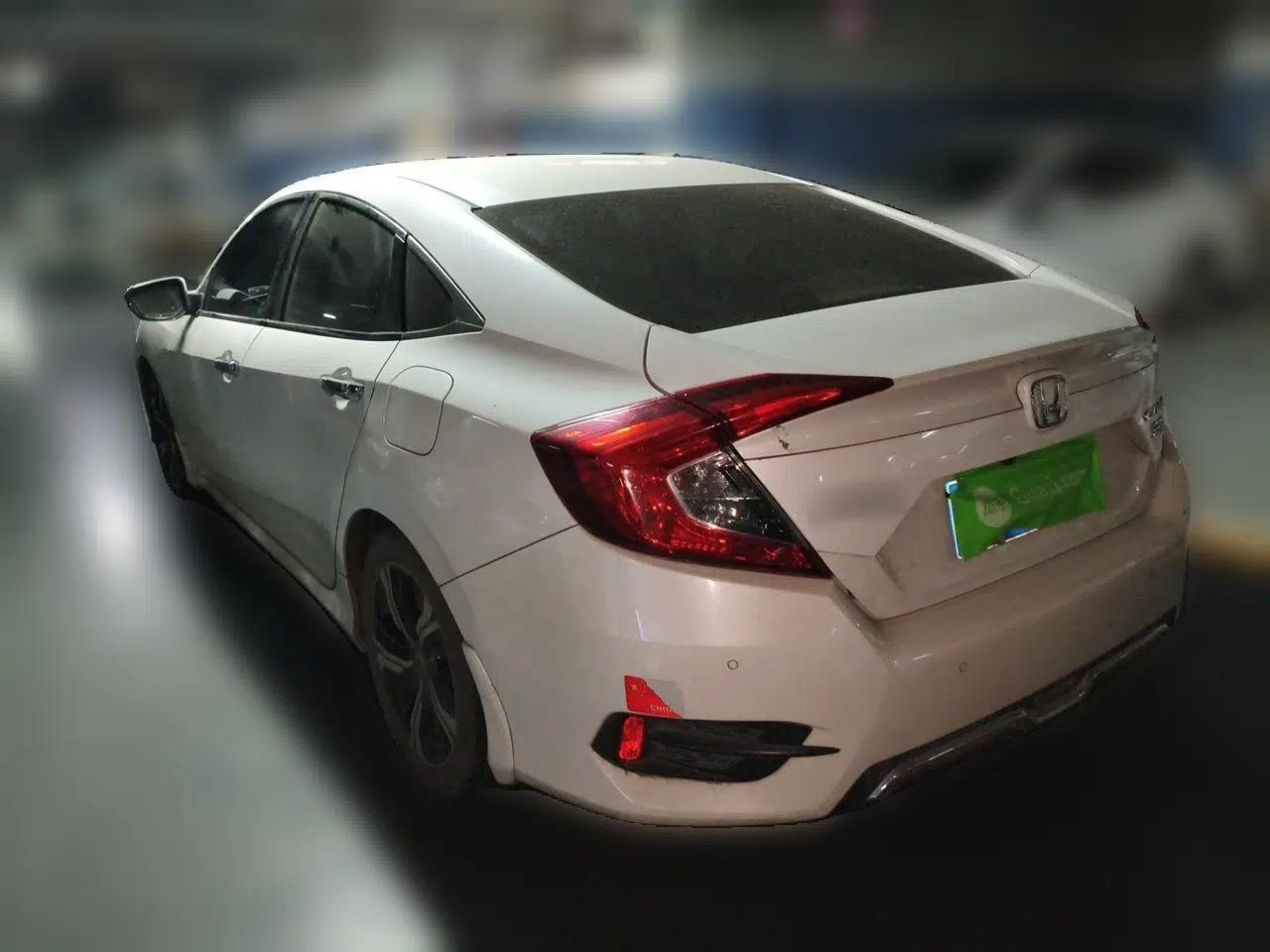 Honda Civic 2016 220TURBO CVT Prestige Edition — миниатюра 4