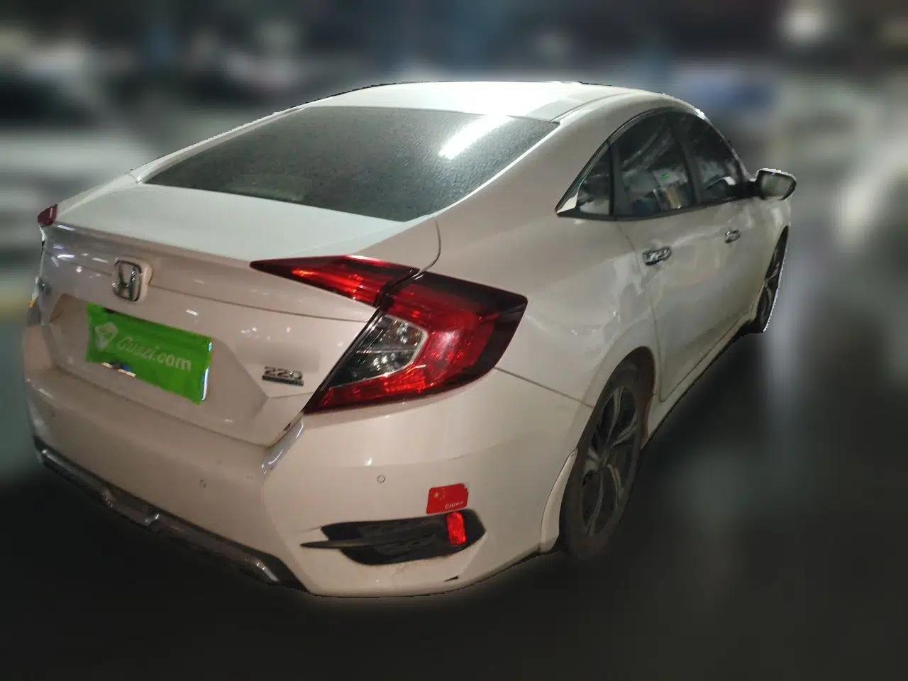 Honda Civic 2016 220TURBO CVT Prestige Edition — миниатюра 6