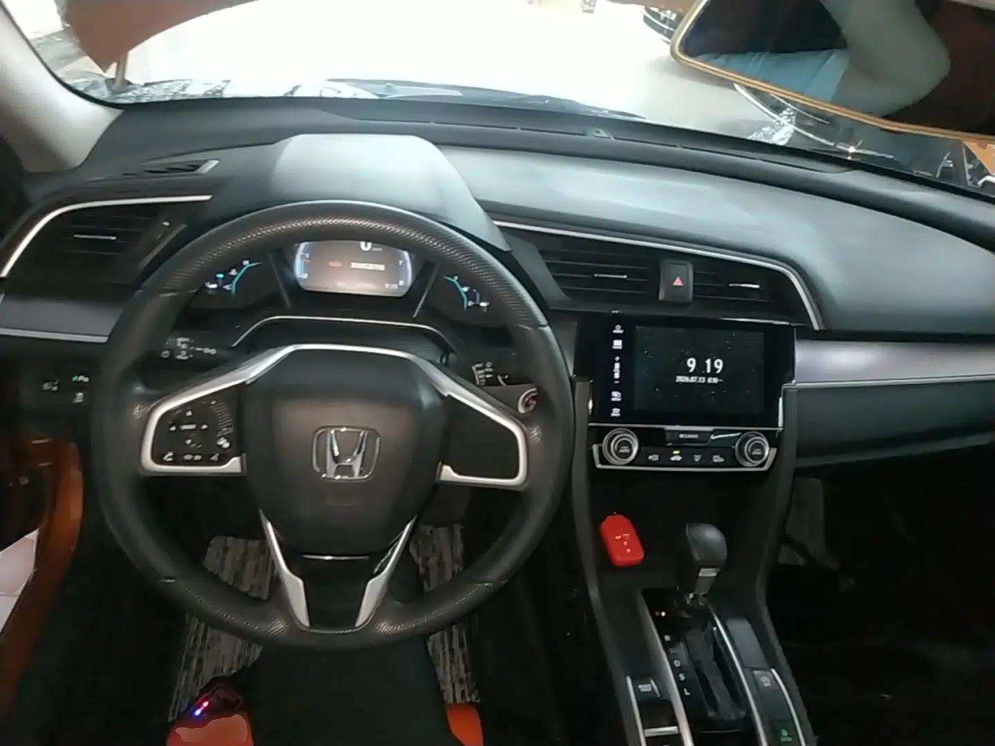 Honda Civic 2016 220TURBO CVT Luxury Edition — миниатюра 12