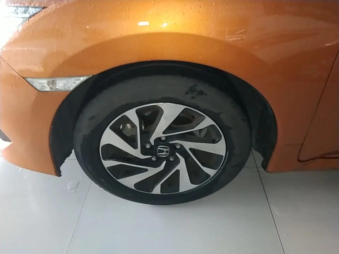 Honda Civic 2016 220TURBO CVT Luxury Edition — миниатюра 10