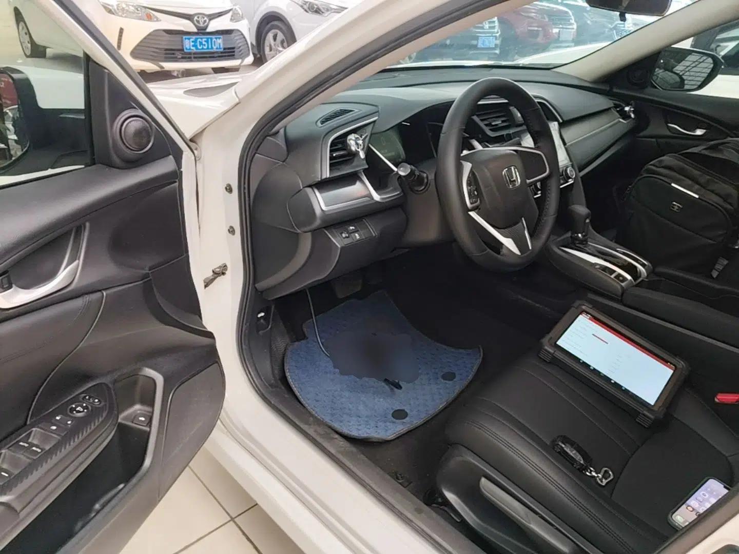 Honda Civic 2016 220TURBO CVT Luxury Edition — миниатюра 22
