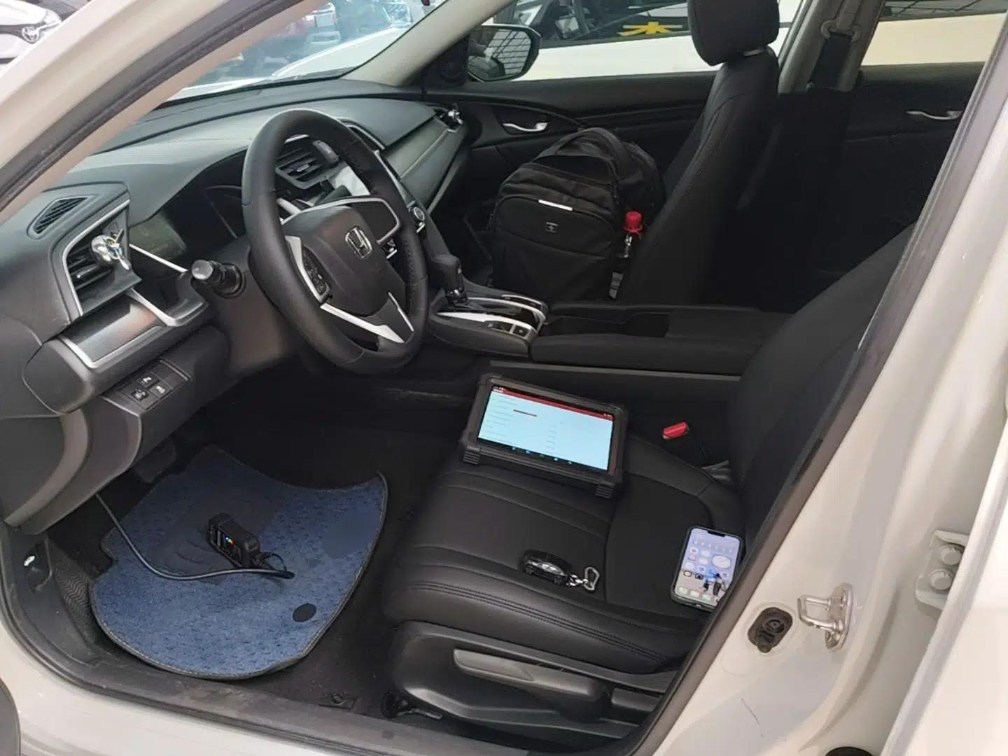 Honda Civic 2016 220TURBO CVT Luxury Edition — миниатюра 23