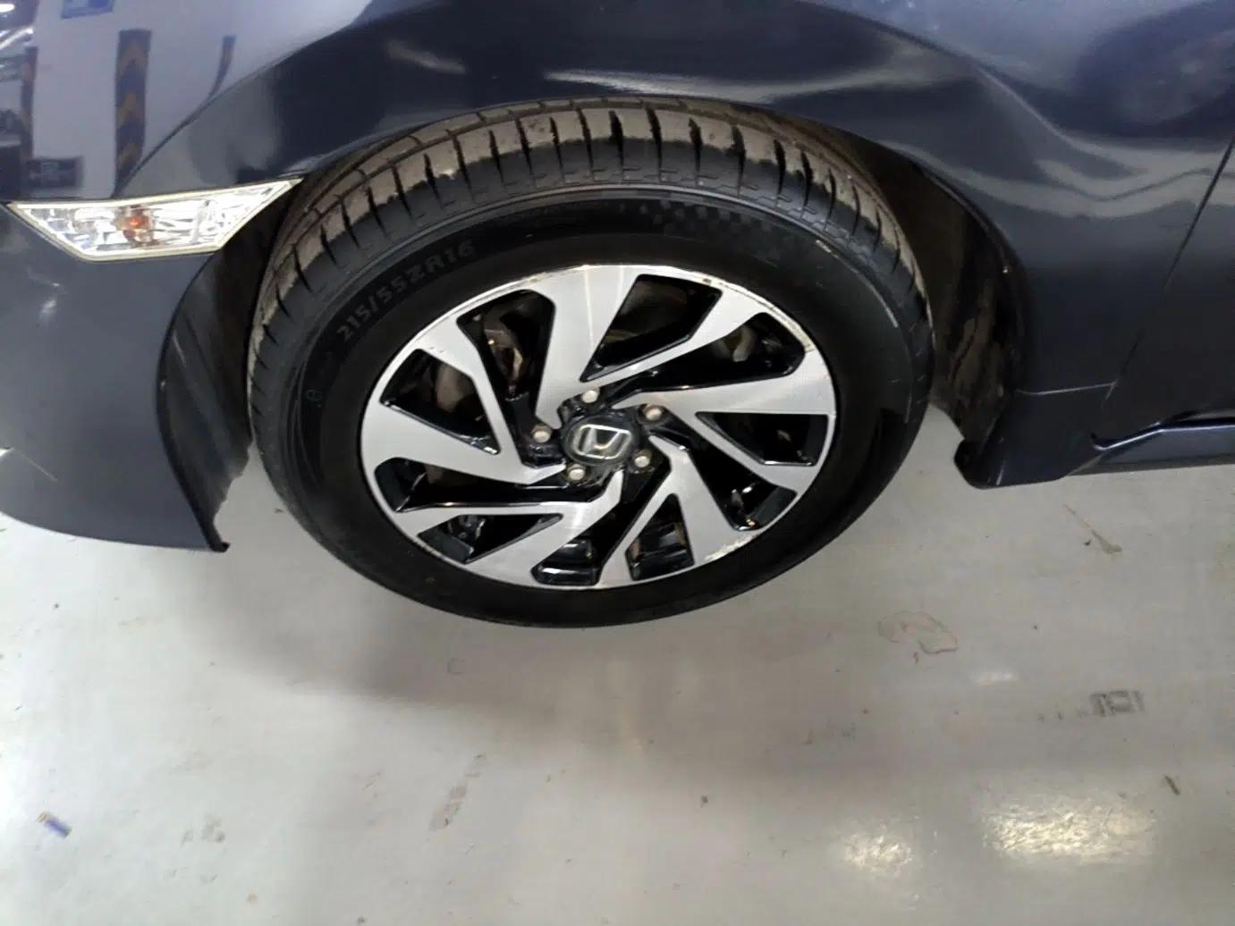 Honda Civic 2016 220TURBO Manual Luxury Edition — миниатюра 15