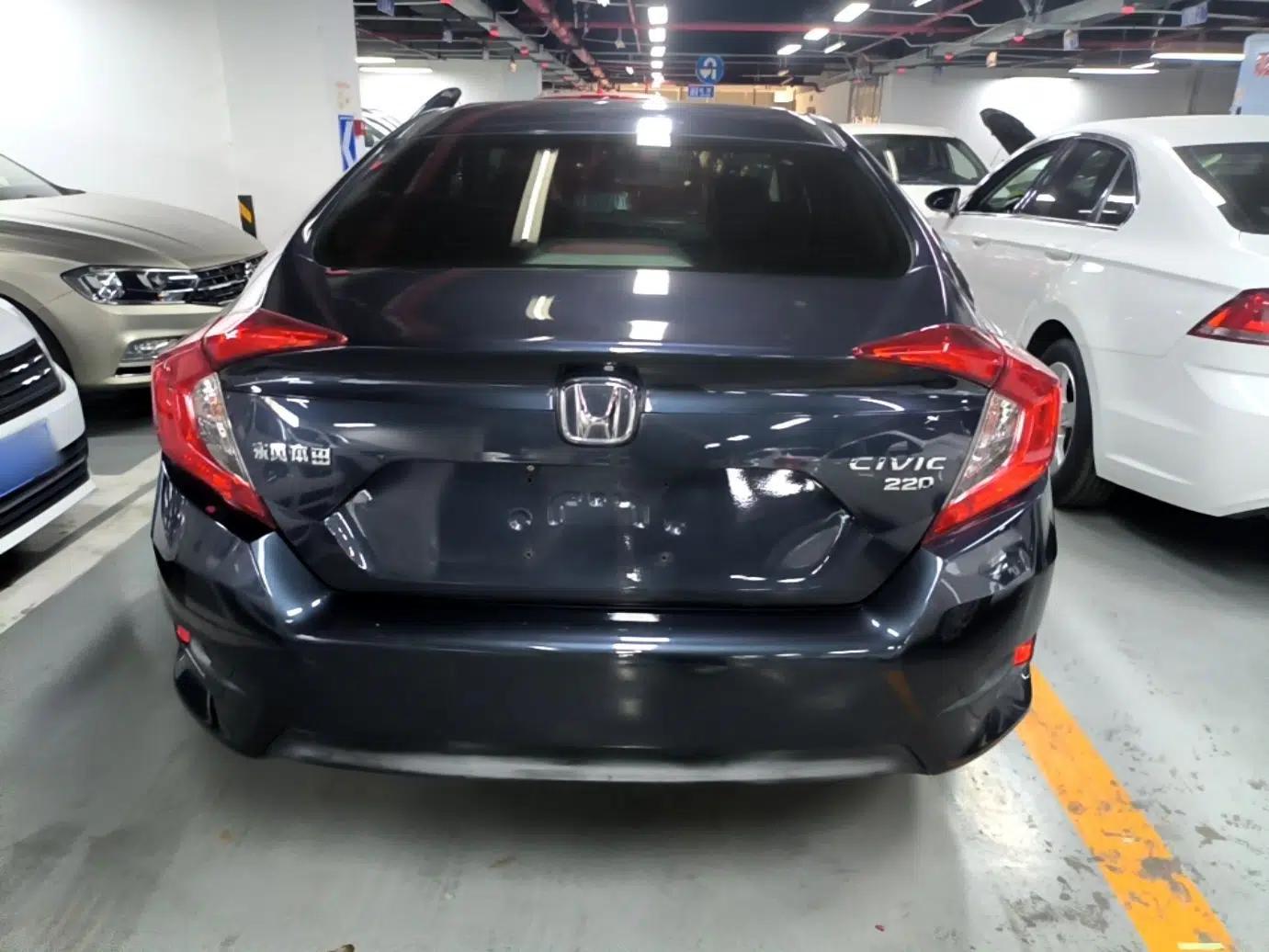Honda Civic 2016 220TURBO Manual Luxury Edition — миниатюра 5