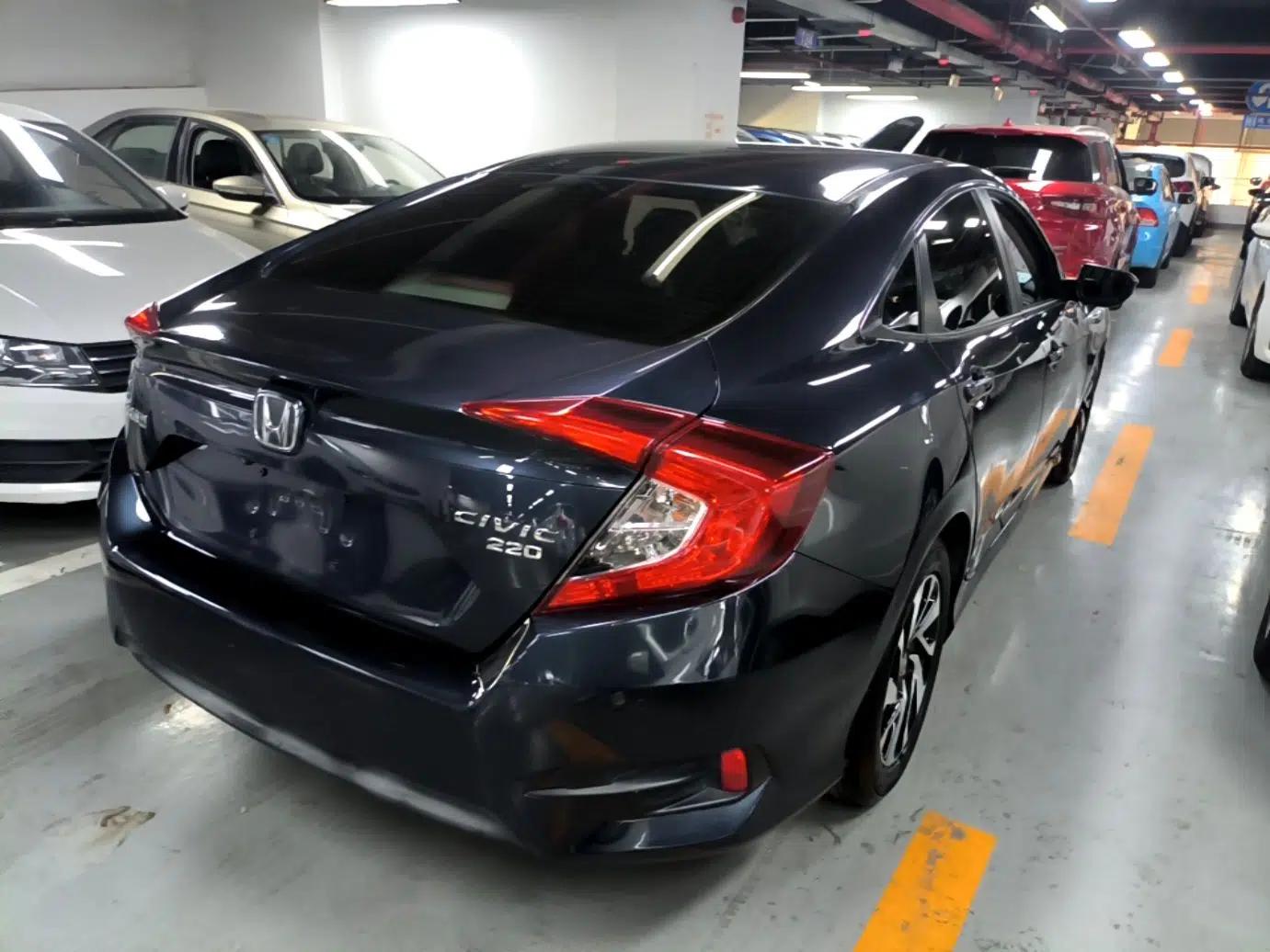 Honda Civic 2016 220TURBO Manual Luxury Edition — миниатюра 6