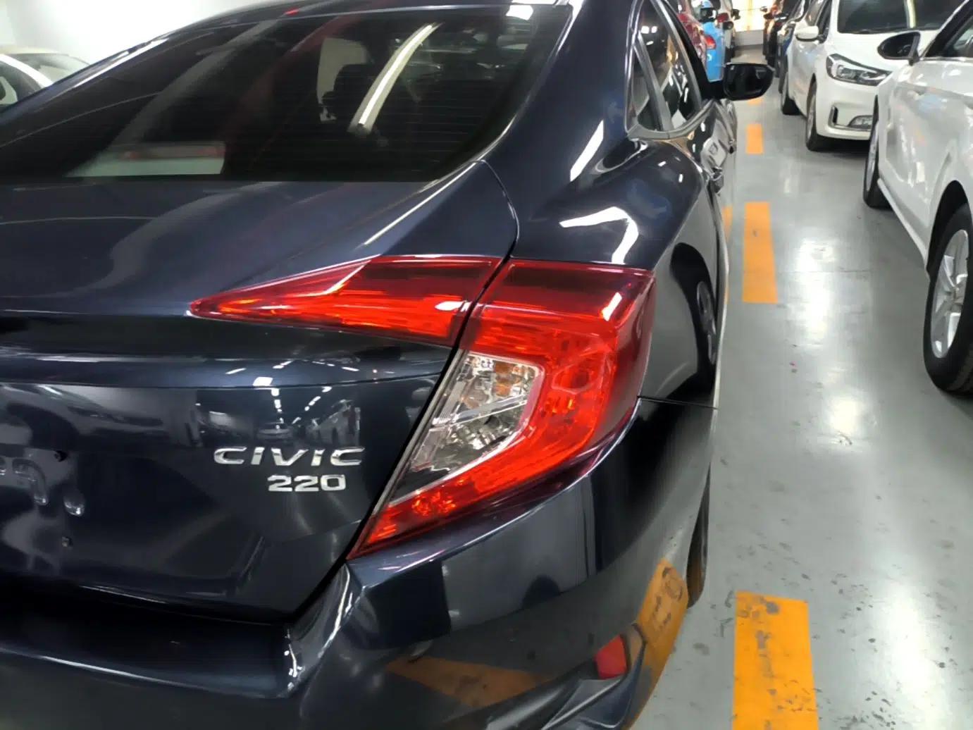 Honda Civic 2016 220TURBO Manual Luxury Edition — миниатюра 9
