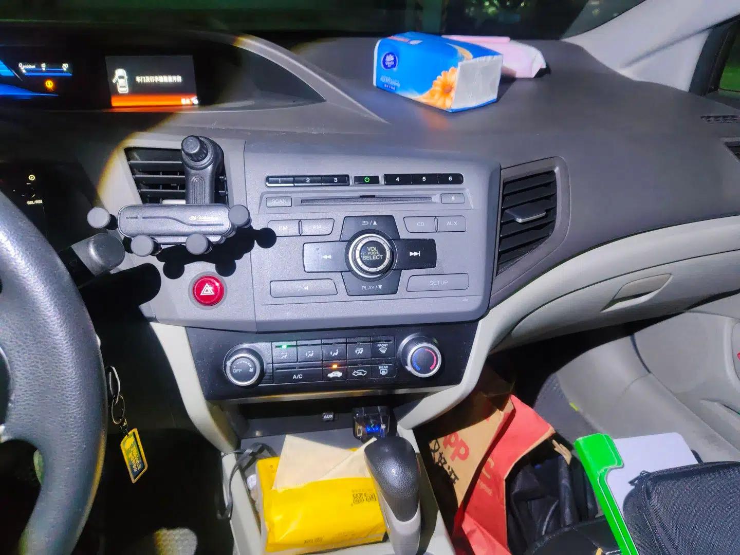 Honda Civic 2012 1.8L automatic comfort version — миниатюра 13
