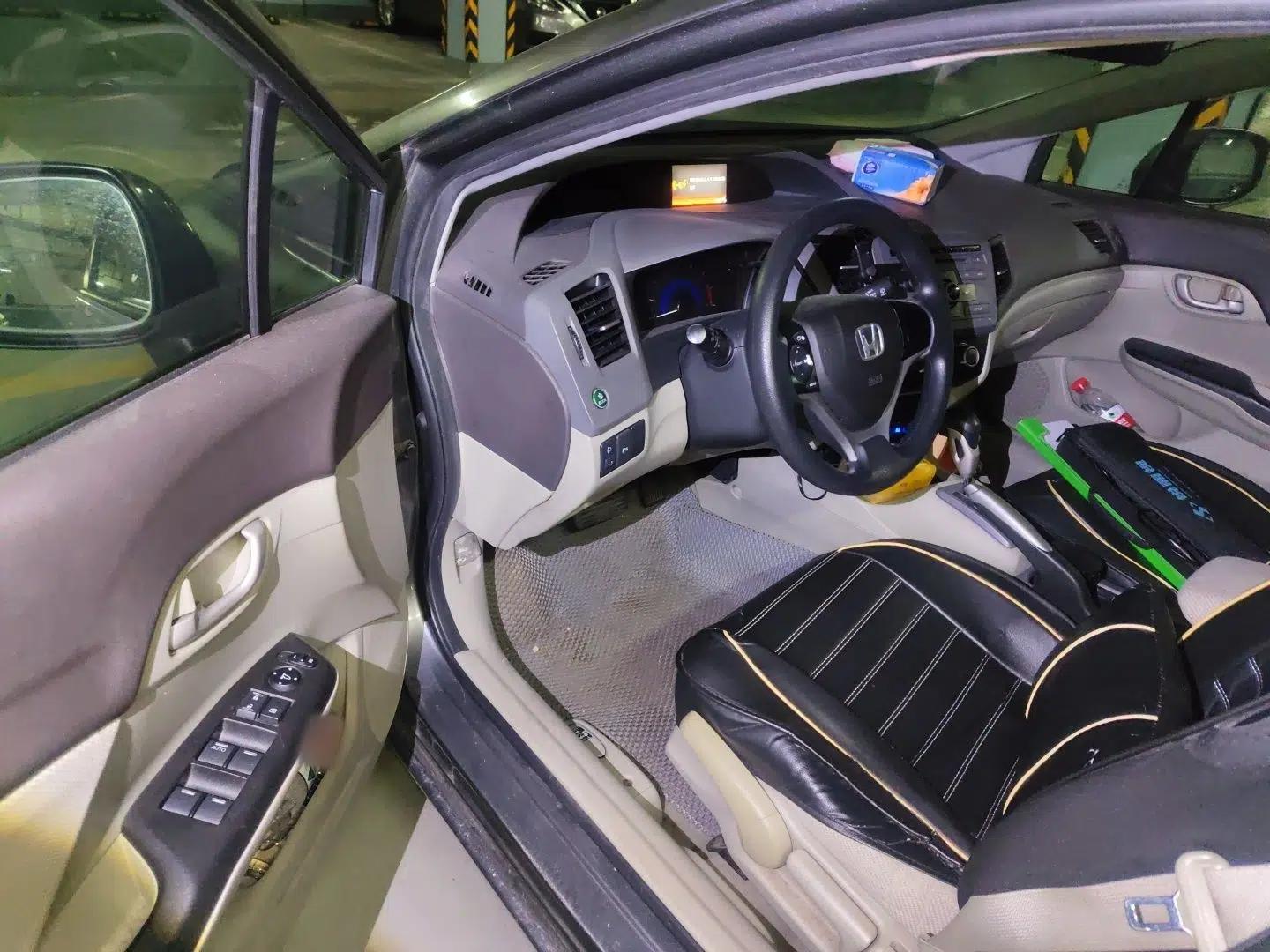 Honda Civic 2012 1.8L automatic comfort version — миниатюра 16