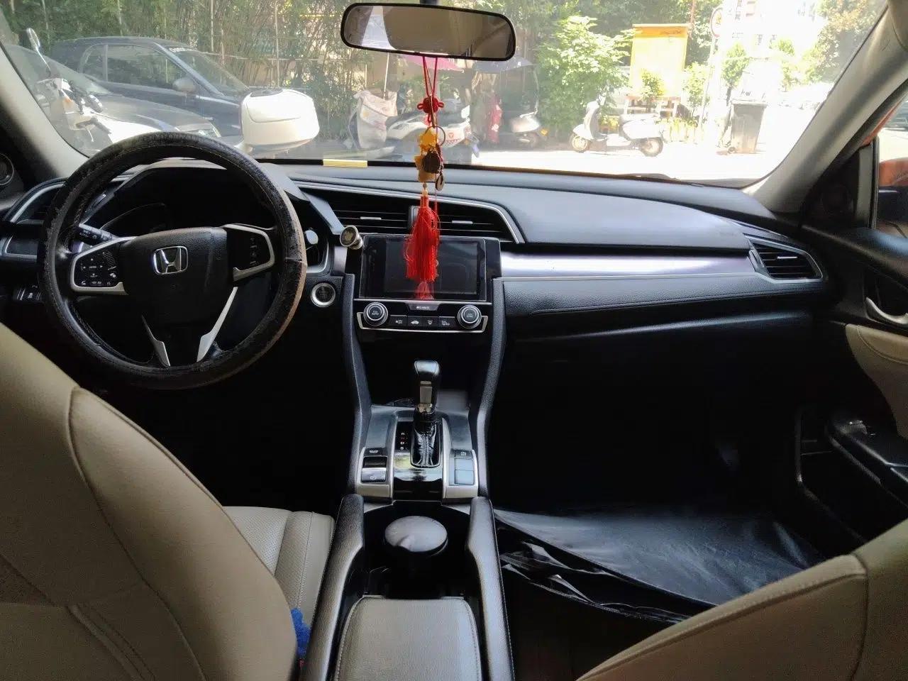 Honda Civic 2016 220TURBO CVT Prestige Edition — миниатюра 9