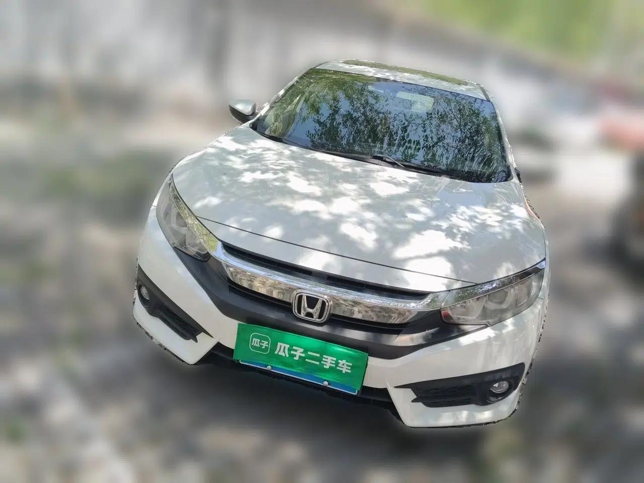 Honda Civic 2016 220TURBO CVT Luxury Edition — миниатюра 1