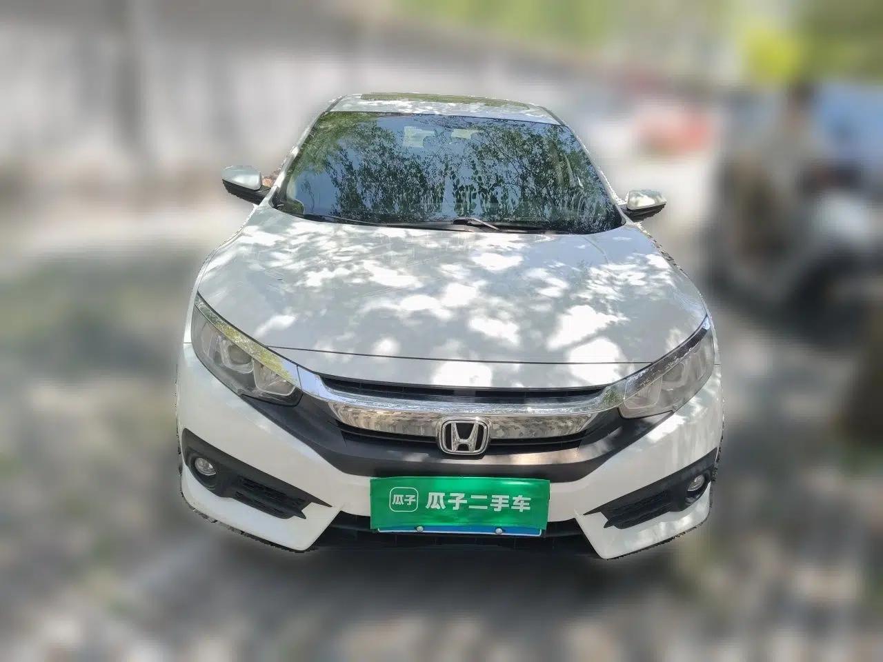 Honda Civic 2016 220TURBO CVT Luxury Edition — миниатюра 2