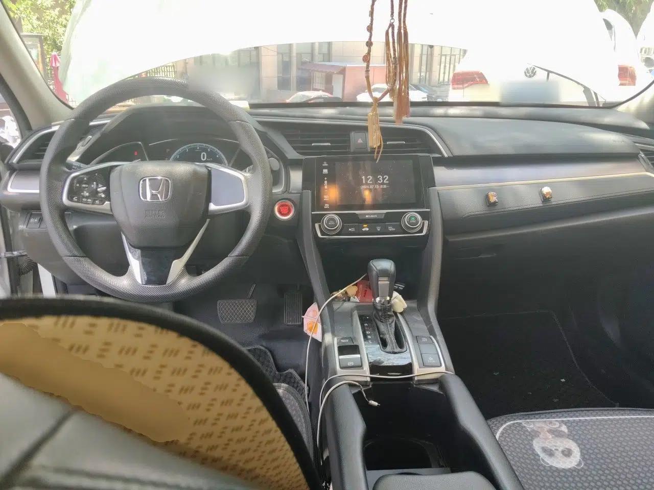 Honda Civic 2016 220TURBO CVT Luxury Edition — миниатюра 9