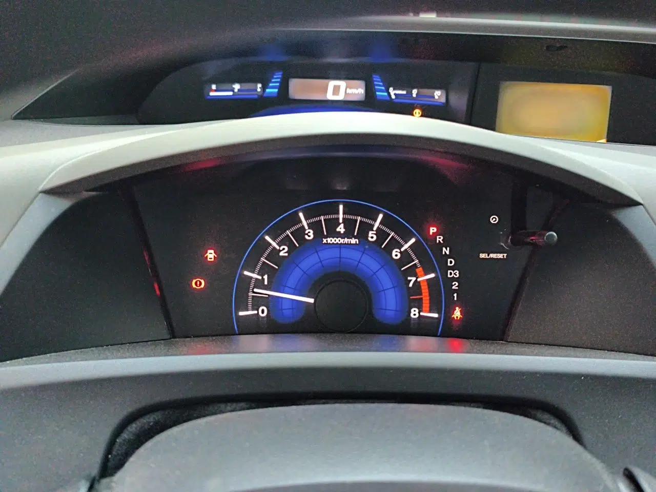 Honda Civic 2012 1.8L automatic comfort version — миниатюра 11